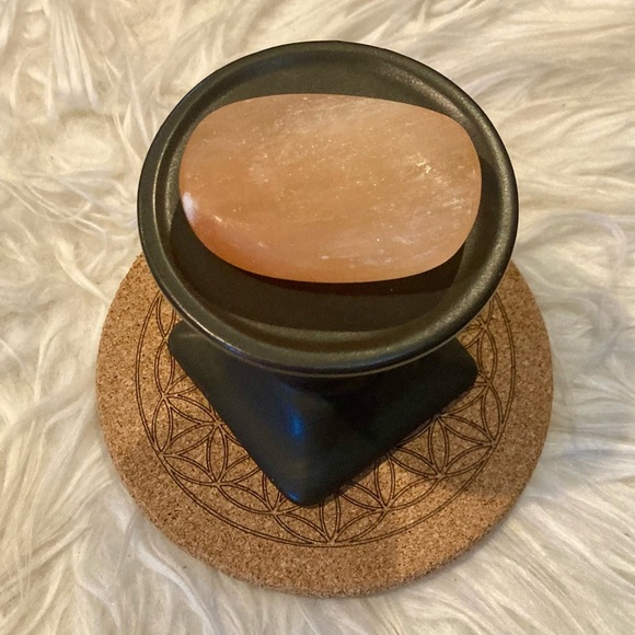 Peach Selenite Palm Stone - Picture 3 of 5